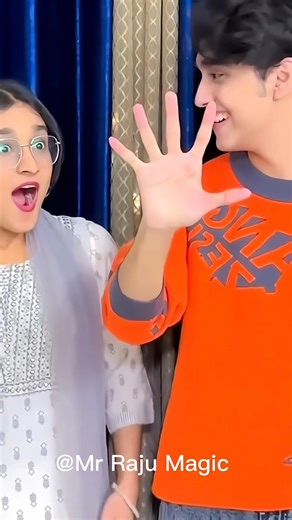 VIRAL NO BATIDAO 😍 Craze 4 finger magic tricks #viralvideo #shorts #music #dance