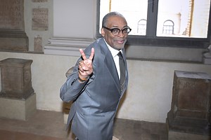 Spike Lee Surprises Pope Leo XIV With A Custom New York Knicks Jersey