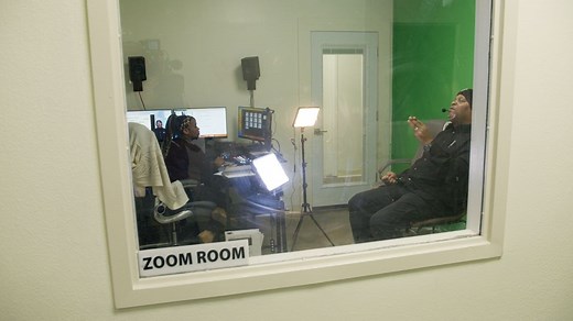The MTC East Texas Treatment Facility is using new technology to provide better services to the people in our care. 🖥️💡 Here’s how it works: programming and treatment sessions presented by East Texas counselors are broadcast from studios inside the facility – referred to as the “Zoom Room” – into multiple dorms where clients receive the information, then process it with a combination of peer-led discussions and feedback given on paper or in-person. 🗣️ East Texas staff and residents jumped on 