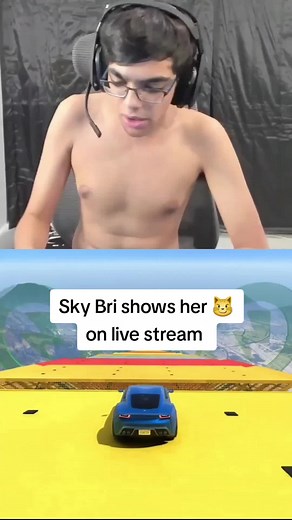 Sky Bri shows her 😼 on live stream #skybri #neon #n3on #n3onclips #livestream #streamer