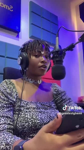 Live News Reporting: Inside the Radio Broadcast Studio