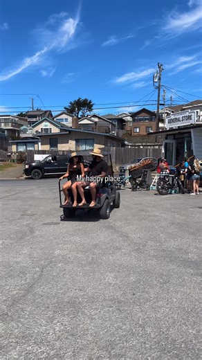 Grab a treat at the General Store, let your pup roam the beach, enjoy bites at the Coastal Kitchen, and curl up together in one of our cottages...it is a paradise FALL Special Promo: Enjoy 40% off 2-night stay, plus a complimentary bottle of our exclusive Dillon Beach Resort Wine. Valid Sun–Thurs through October 30 📍 Dillon Beach Resort, CA 👉 Code: FALL Link in bio or call 707-878-3030 ext 1 or dillonbeachresort.com #dillonbeachresort #sonomacounty #marincounty #sacramento #sanjose #napavalley