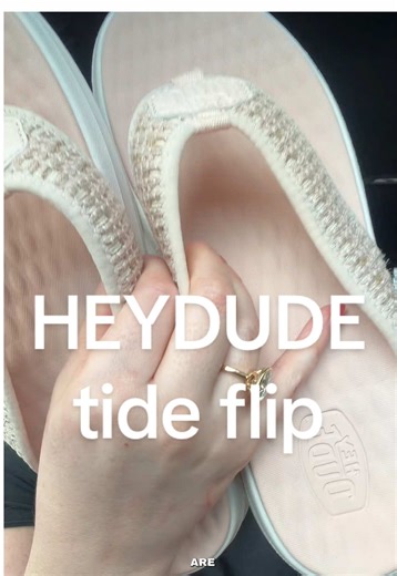 Let’s retire the flimsy flip flops. The HEYDUDE Tide flips are that lightweight, cushioned upgrade that still gives effortless summer energy — but without the flat, zero-support feel. ☀️ Soft cushioned footbed ☀️ Flexible lightweight sole ☀️ Easy slip-on for beach, pool, errands ☀️ Neutral colors that go with every summer outfit They’re perfect for lake days, travel, running errands, long salon shifts, or just wanting your feet to not hate you by hour three. Affiliate link — I may earn a commiss