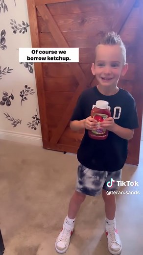 We live in a family compound 🤡 Of course we’re crazy 😬😬😬 Wait till the end. Saylor made that one up 😂 #familycompound