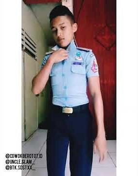 Remaja berotot - Penerbangan 17 tahun sixpack