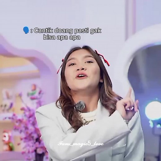 Kalo rame versi mala #da5sridevi#da5sridevi #adaramagic5#adaramagic5 #mataharimusridevi #mataharimusridevi #padasiapasridevi #padasiapasridevi #magic5indosiar #magic5indosiar #fans_magic5_love #fans_magic5_love #cwekcantik#cwekcantik #tiktokpelitgpernahfyp #fypppppppppppppppppppp #fypシ #4upage #4u @da5_sridevi03 @Serli Artika Sridevi @Bukan_adara01