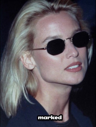 Circa 1990, Nicollette Sheridan reached a career-defining moment when her portrayal of Paige Matheson earned a Golden Globe nomination—an achievement often eclipsed by later global fame. That recognition marked her transition from rising star to respected dramatic force, proving her success was rooted in craft, not coincidence. Long before streaming-era rediscovery, this nomination quietly cemented her place in television history, reminding audiences that true staying power begins with disciplin