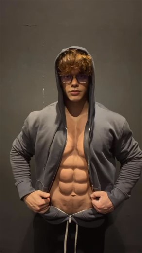 Andrew | Best sleeper build? | Instagram