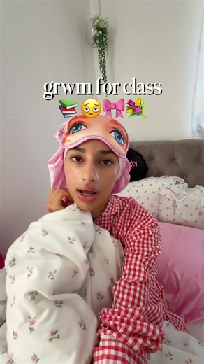 Grwm for class 🫩📚🎀 the fall outfits are coming i promise Profucts: @anua_global toner pads, niacinamide serum @TIRTIR Inc. toner @AXIS-Y Store US eyeserum @Dr.Althea US 345 mist, moisturizer @e.l.f. Cosmetics powergrip primer, eyebrow gel @CAIA Cosmetics foundation, settingspray @YSL Beauty blush @L’Oréal Paris settingspray @Too Faced bronzer @Armani beauty liquid blush, concealer @Charlotte Tilbury liquid contour @KAYALI eden pear #grwm #grwmforschool #getreadywithme #grwmmakeup #grwmoutfit