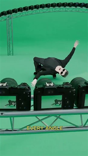 The WEIRD Reason The Matrix Bullet Time Effect Took 120 Cameras