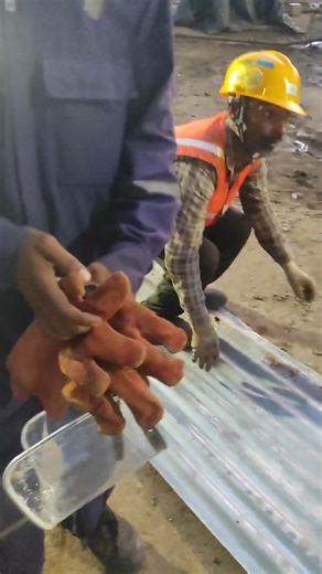 Workmen Found Leaving Grinding Machine Plugged In | Immediate Safety Coaching