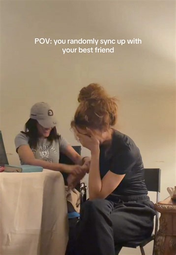 Why do we clap when we laugh ?? 😭 #bestfriend #insync #twins | best friend