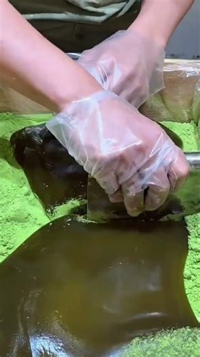 make matcha flavored mochi that is very soft and loved by everyone