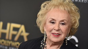 'Everybody Loves Raymond' actress Doris Roberts dies at age 90