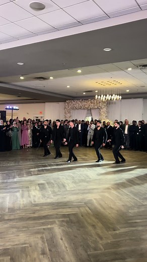 #fyp #ArabianKnightsEntertainment #ArabianKnights #dabke #dabkeh #edmonton #yeg #mejwez #awal #KhamsIrjal #dabkenar #wedding #Zaffe #da2tain #drummer #MenInBlack