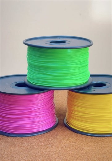 3D Printer Filament Explained | PLA, ABS & HIPS Available By Electronics Panga What is 3D printer filament and where is it used? In this video, we briefly explain 3D printer filament, its applications, and the categories available with us. We currently have the following 3D Printer Filament categories available: • PLA Filament • ABS Filament • HIPS Filament All filaments are available in 1.75mm diameter with 1kg rolls, compatible with most 3D printers. VONM105 For complete product details, pleas