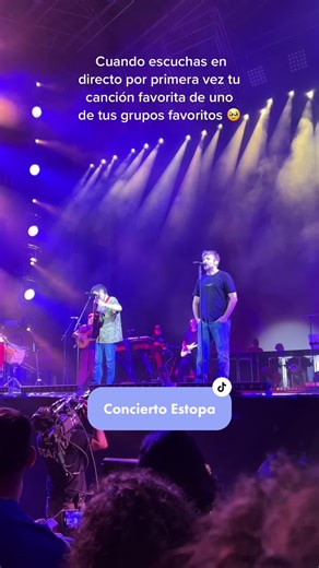 Emocionante concierto de Estopa en vivo