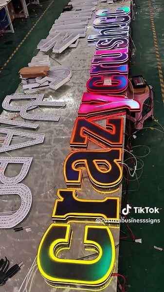 幻彩招牌时代到来，传统招牌落幕The era of colorful signs has arrived, and traditional signs have come to an enc #lightbox #lamplight #ledlightstrip #led #logodesign