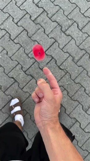🔥 HOW TO SNIP 🔥The world’s first Finger Frisbee.30 meters.Insane control.Easy to catch.🛸 #viral