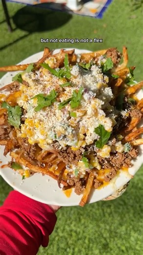 liv carbonero on Instagram: "Elote loaded fries 🌽🍟❤️‍🔥 [~420 cals 43g protein] - Find my cookbooks in my bio 👀💖 - ✰ 4 oz extra lean ground beef * Onion powder, garlic powder, paprika, chili powder salt and pepper ✰ one large potato ✰ 1/3 cup fat free cheese ✰ 1/2 cup (170g) roasted corn ✰ 1/4 cup (56g) 0% greek yogurt ✰ juice from 1 lime ✰ diced onion and jalapeño ✰ optional cotija cheese, cilantro and tajin for topping Directions 1. Cut potatoes into long pieces - use a veggie chopper, if