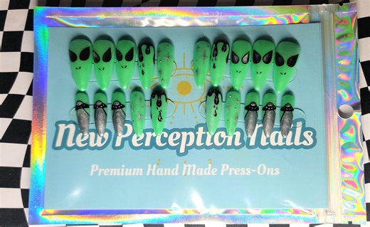 Glow Alien Press-on Nails - Etsy
