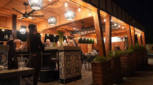 Want to eat outside? View list of 28 restaurants with patios around Louisville