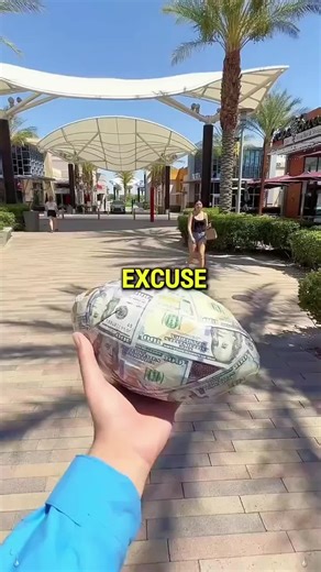 Catch the ball, keep $5,000 😳💰#tuvok12 #basketball #mysterygift #givingmoneytostrangers
