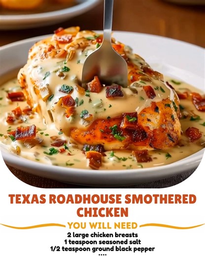 🍗🧀 Copycat Texas Roadhouse Smothered Chicken 🧀🍗 Juicy chicken topped with sautéed onions, mushrooms, and melty Monterey Jack—restaurant flavor made easy right at home! 🍴🔥 Ingredients: 2 large chicken breasts 1 teaspoon seasoned salt such as Lawry’s 1/2 teaspoon ground black pepper Recipe in the Coʍʍеոτ 👇 Enjoy ❤️ | Recipes by banana