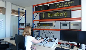 Wie kommt eigentlich die Ansage in Bus und Bahn?