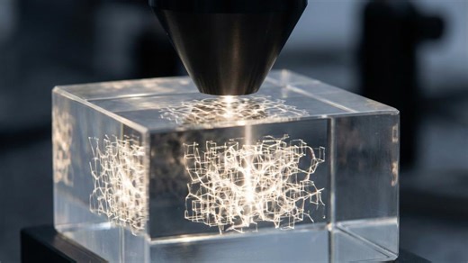 ഹാർഡ് ഡ്രൈവുകൾ വേണ്ട! 10,000 വർഷം കണ്ണാടിക്കുള്ളിൽ ഡേറ്റ സൂക്ഷിക്കാം, നേട്ടവുമായി മൈക്രോസോഫ്റ്റ്