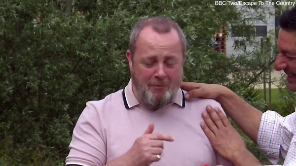 Escape to the country guest left 'shaking' after eating an 'Armageddon' chilli