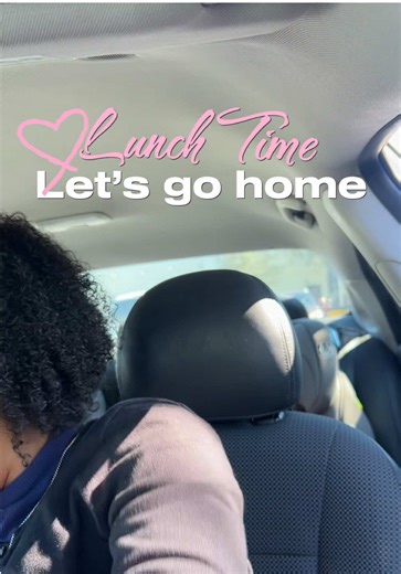 Who else struggles with packing a lunch everyday ? 🙋🏽‍♀️🙋🏽‍♀️🙋🏽‍♀️ Why is so difficult?? 🥴🥴 It doesn’t matter bc this year we’re making that out goal to spend less money on street food and cook more at home 🏠 #havelunchwithme #lunchtime #worklunch #savingmoney