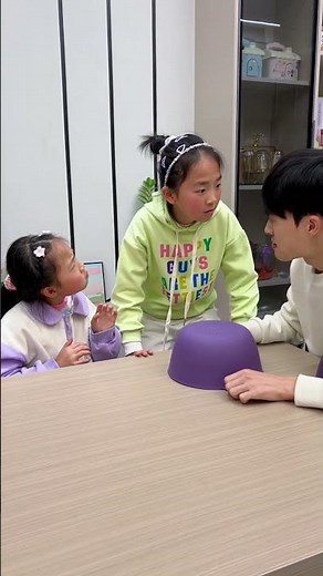 الأخت أيضا محظوظ جدا هههه !