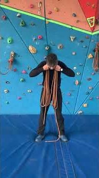 Lover une corde / Sécurité & techniques de cordes en escalade.