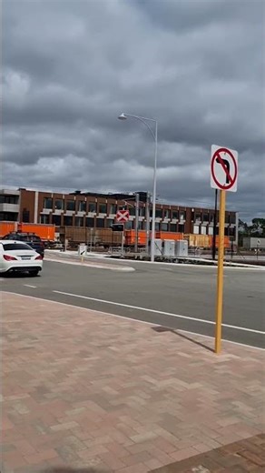 ARG freight train passes at level crossing at Cale Street #levelcrossing #ARG #metronet #transperth