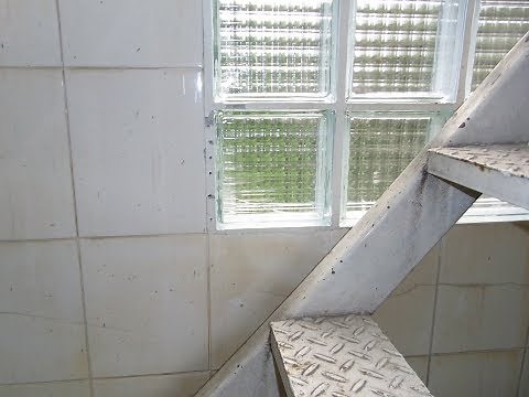 Glass Block Repair - Removing One For Replacement