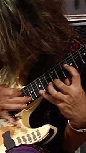 90K views · 2.4K reactions | George Lynch #GuitarSolo #guitar #georgelynch #espguitars | Shred Music TV | Facebook