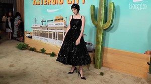 Maya Hawke Models Sparkly Retro-Style Cap at 'Asteroid City' NYC Premiere