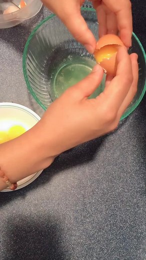 Hello cake lover, common let’s test it together, and coment below how i made it.#bakedmyself#homemade#foodie#birthdaycake