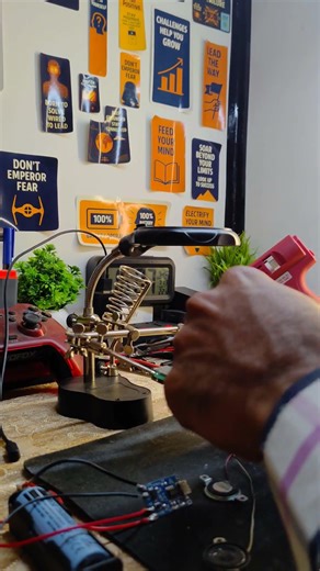 making an diy Bluetooth speaker using old module and speaker #diyelectronics #btspeaker #twitters