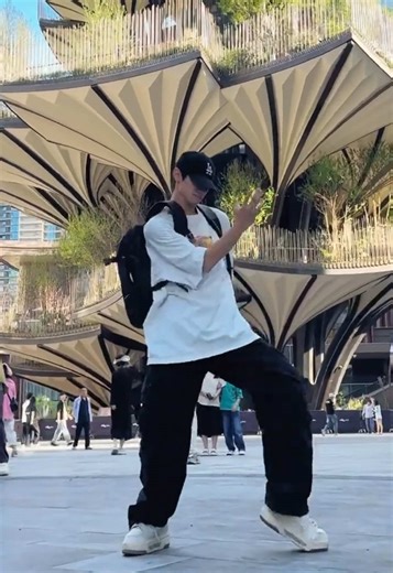 这个卡点真爽! #MONTAGEM #卡点 #dance #inmyfeeling #抖音潮流舞蹈地图 #科科🇨🇳 His name is Coco / 科科 Douyin: 990106kk #lovelydance17 #浅跳一下 #populardance #dancechallenge #trendingdance #foryou #douyin #douyin抖音 #douyin_china #douyinboy #boydancer #dance #fypviral #Love #viraltiktok #舞蹈 #like