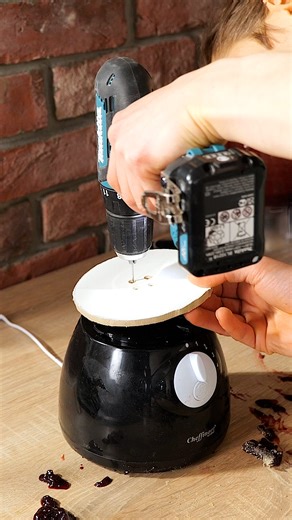 DIY knife sharpener made from a broken blender! | 5-Minute Crafts Play