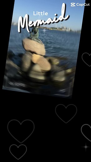 Den Lille Havfrue (The Little Mermaid) - One of Copenhagen's most iconic tourist attractions, the sculpture was inspired by Hans Christian Andersen's famous fairy tale. With a height of 125 cm, the work of art designed by Edvard Eriksen is considered one of the smallest landmarks in the world. #visitcopenhagen #visitdenmark #littlemermaid #hanschristianandersen #denlillehavfrue #copenhagen #kobenhavn #kopenhagen #denmark #danmark