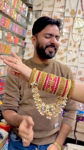 17K views · 510 reactions | Dass menu kithey Ghar  Handmade Punjabi bangles  Contact on what's app +923288105112 | Asad Jewellery House | Facebook