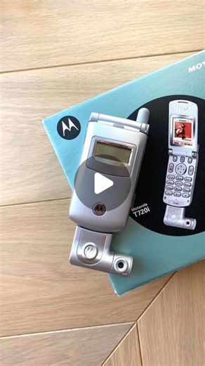Vintage Mobile Phone Collection Sales & Expert Search Assistance on Instagram: "📱Motorola T720i Silver 🤍 Released in 2002 📅 For sale💰 - New ✨ - factory kit Interested in buying this phone ?😃📩 Send us a direct message 💌 A special feature of the T720i is that a digital camera was included in the package🧐 Who had such a phone ? Write your first impressions about him☺️ Enjoy this beauty 🌟 You’re also welcome to visit our store: 🛒 https://m.olx.ua/uk/list/user/Y2uX/ Not all phones for sale 