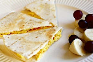 Quick & Easy Breakfast Quesadillas | All Things Mamma