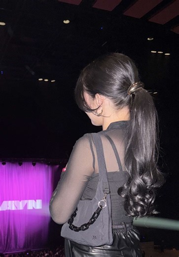 Simple Concert Makeup Tutorial for a Glowy Look