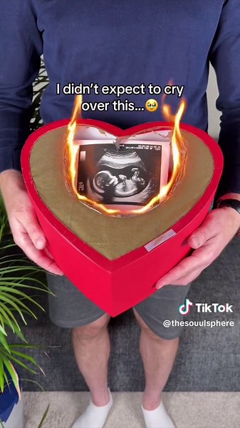 All your cherished memories inside personalized sphere❤️#ball #memory #family #pregnant #baby my personalized video sphere is the best gift to give to your partner, it is a unique and eternal gift to remember our best moments