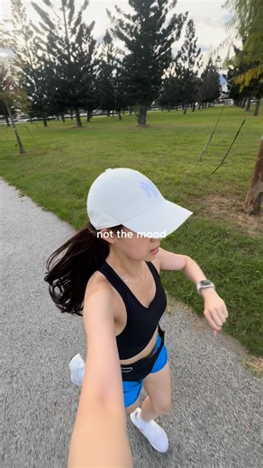 claire on Instagram: "Let your body move before your mind You’re not going to feel like working out everyday but I’ve never worked out and regret doing so afterwards. The thing about consistency and discipline is that you feel so good after keeping that promise to yourself. You said you’d stick to the plan and hit your goal? Then you better do so and not let your mood ruin things. Remember that you are in control of your mind and body - show em who’s boss :) #workout #gym #gymlife #personalgrowt