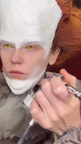 Pennywise IT Cosplay Made Easy